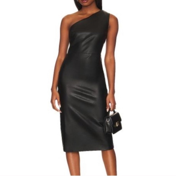 Bardot Dresses & Skirts - Bardot Black Asymmetrical One-Shoulder Cocktail Dress